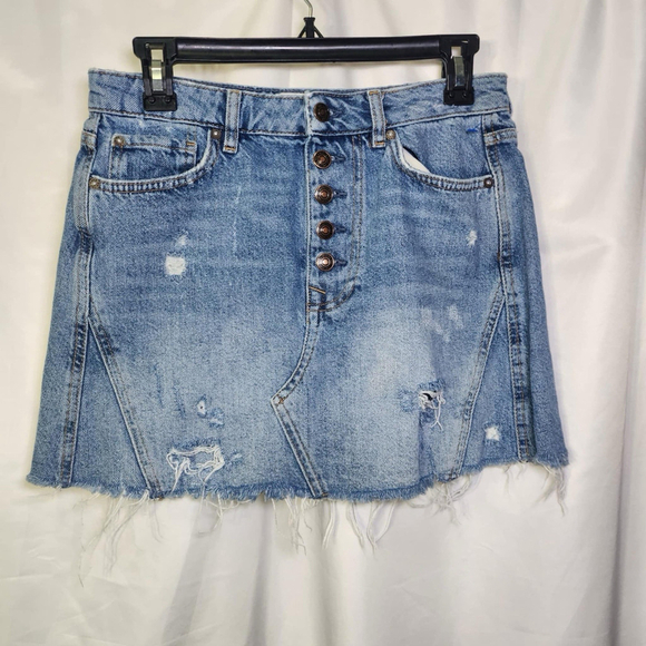 Free People We The Free A-Line Mini Skirt Women's Size 28 Blue Distressed Denim - Picture 2 of 8